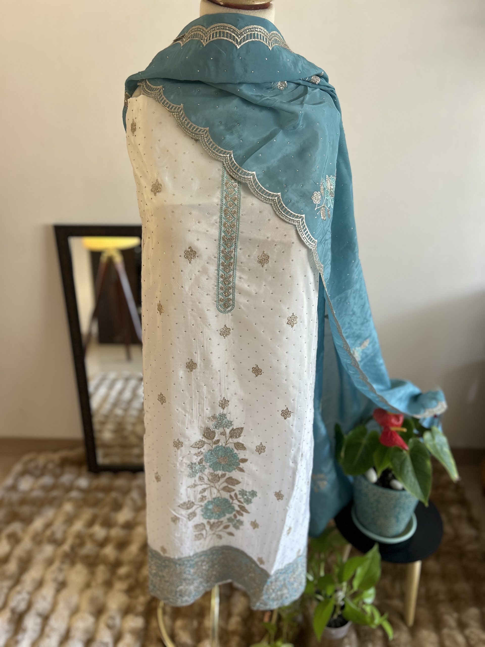 Blue Ivory Glass Tissue